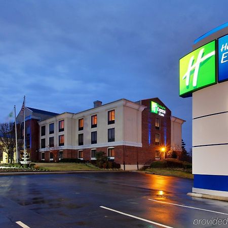 Holiday Inn Express North Tyler Exterior photo