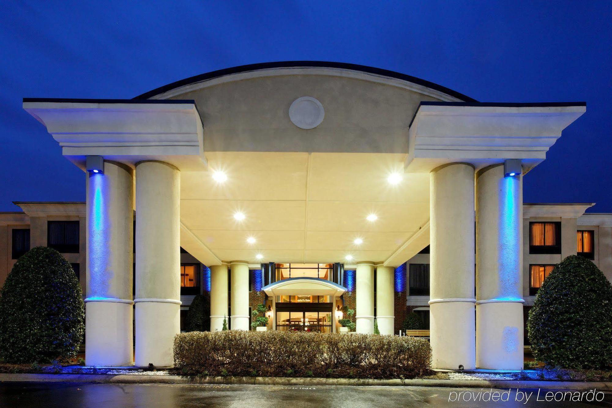 Holiday Inn Express North Tyler Exterior photo